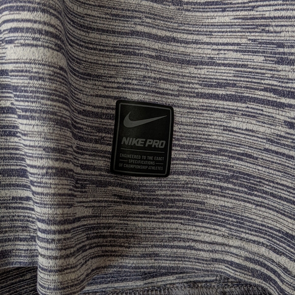 Nike Pro Active Long Sleeved Top Size Medium - Picture 11 of 11